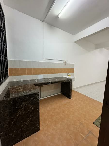 2-storey Terraced House for Rent in Taman Bestari Indah (Ulu Tiram) - Brandon Khor - Kitchen - PropertyGuru.com.my