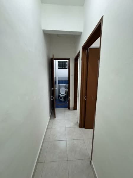 2-storey Terraced House for Rent in Taman Bestari Indah (Ulu Tiram) - Brandon Khor - Corridor - PropertyGuru.com.my