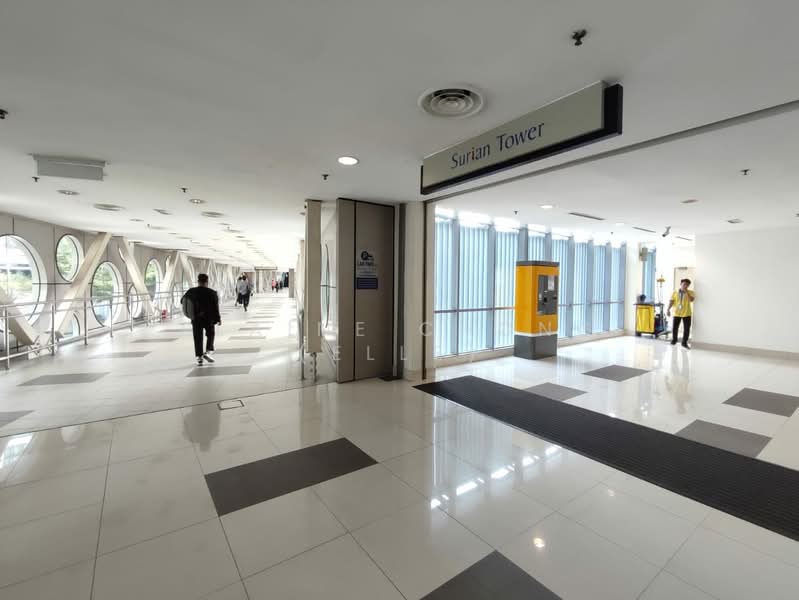 Office for Rent in Petaling Jaya (Selangor) - Elaine Chong (Elle) - Corridor - PropertyGuru.com.my