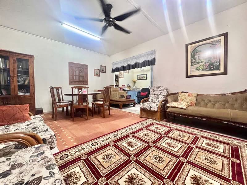 Rumah Teres 2 Tingkat untuk Dijual di Seksyen 19 (Shah Alam) - Ahmad Fadlee - Living Room - PropertyGuru.com.my