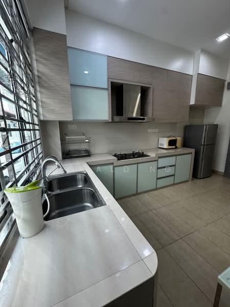 2-storey Terraced House for Rent in Taman Mount Austin (Tebrau) - Gerald Ng - Kitchen - PropertyGuru.com.my