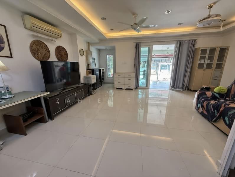 2-storey Terraced House for Sale in Taman Mutiara Indah (Puchong) - Zahier Firza - Living Room - PropertyGuru.com.my
