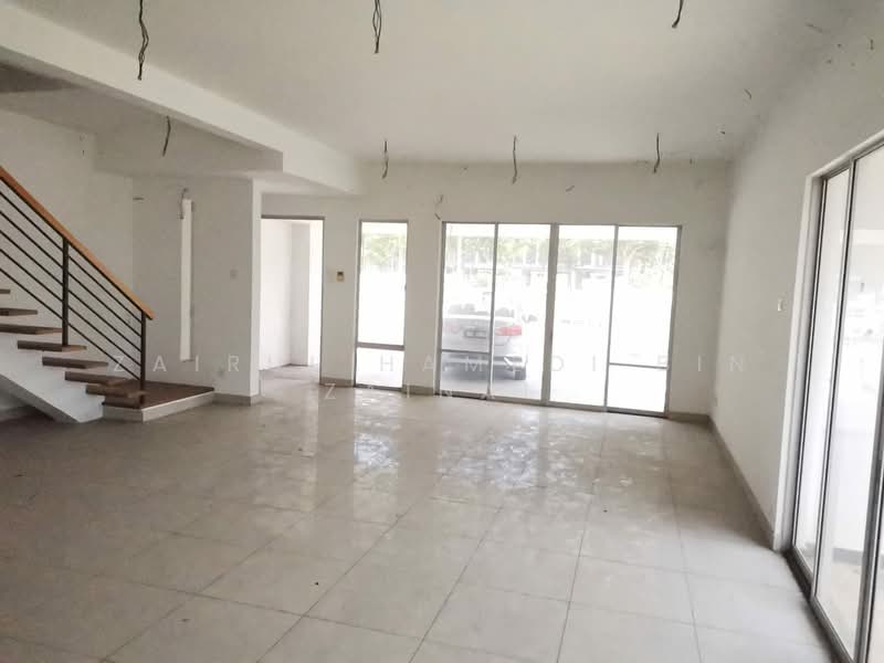 2-storey Terraced House for Sale in Shah Alam (Selangor) - Zairul Hamedi Bin Zainal - Living Room - PropertyGuru.com.my