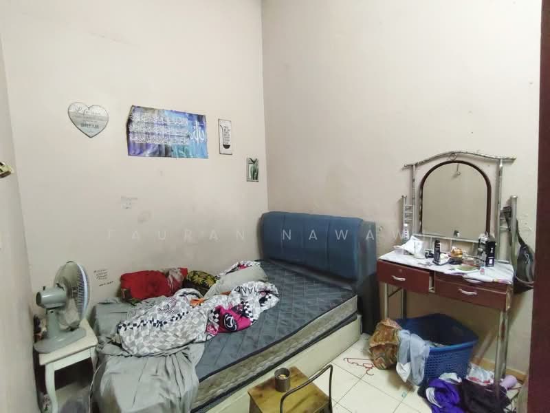 1-storey Terraced House for Sale in Port Klang (Pelabuhan Klang) (Selangor) - Fauran Nawawi - PropertyGuru.com.my