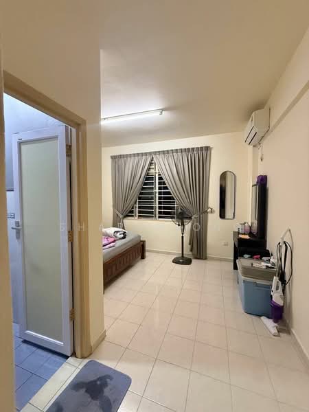 Nusa Bestari Shoplot Apartment untuk Untuk Dijual - RM 480,000, Mac 2026 - Bedroom - PropertyGuru.com.my