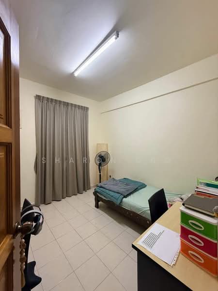 Nusa Bestari Shoplot Apartment untuk Untuk Dijual - RM 480,000, Mac 2026 - Bedroom - PropertyGuru.com.my