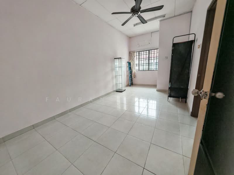 2-storey Terraced House for Sale in Semenyih (Selangor) - Fauran Nawawi - PropertyGuru.com.my