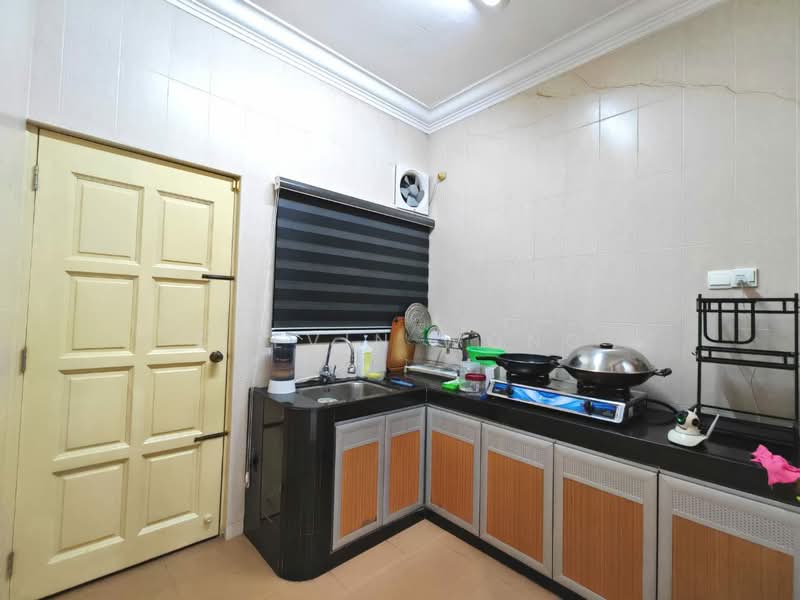 Permas Jaya 2-sty Terrace untuk Untuk Disewa - RM 3,200 /bulan, Mac 2026 - Kitchen - PropertyGuru.com.my