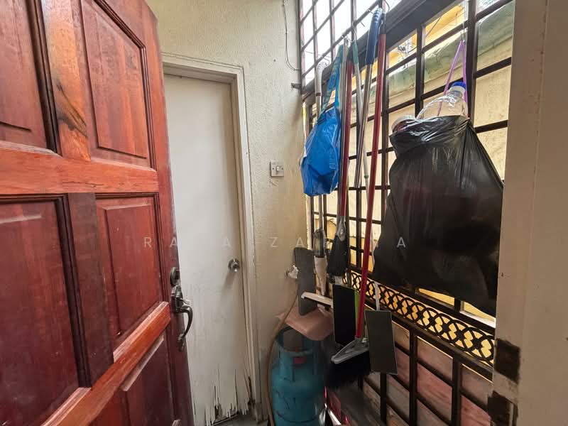 2-storey Terraced House for Sale in Kuala Lumpur (Kuala Lumpur) - Raja Zarina - Entrance - PropertyGuru.com.my