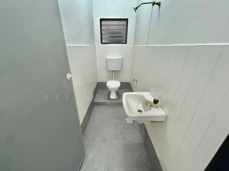 1-storey Terraced House for Sale in Bandar Rinching (Semenyih) - Celestine Ting - Bathroom - PropertyGuru.com.my