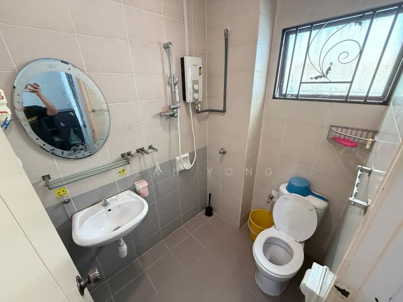 Rumah Teres 3 Tingkat untuk Disewa di Selayang (Selangor) - Sean Yong - Bathroom - PropertyGuru.com.my
