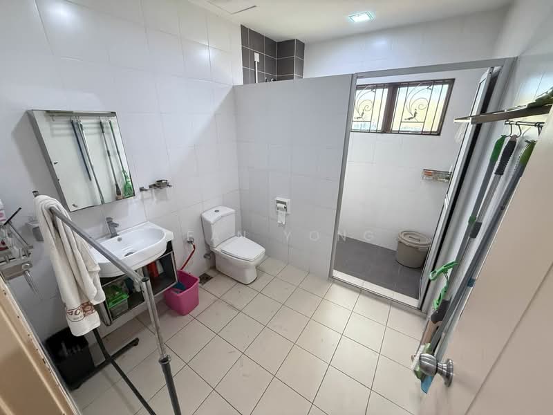 Rumah Teres 3 Tingkat untuk Disewa di Selayang (Selangor) - Sean Yong - Bathroom - PropertyGuru.com.my