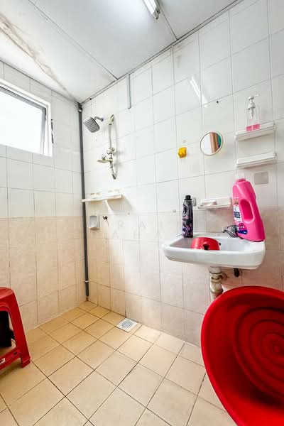 Service Residence for Sale at Brunsfield Riverview - Noraini Dahan - Bathroom - PropertyGuru.com.my