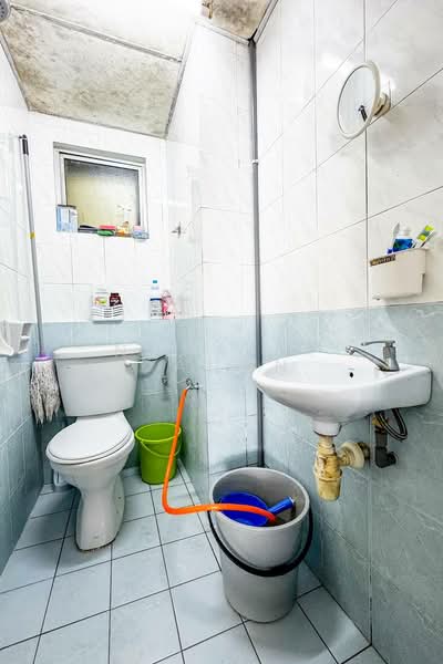 Service Residence for Sale at Brunsfield Riverview - Noraini Dahan - Bathroom - PropertyGuru.com.my