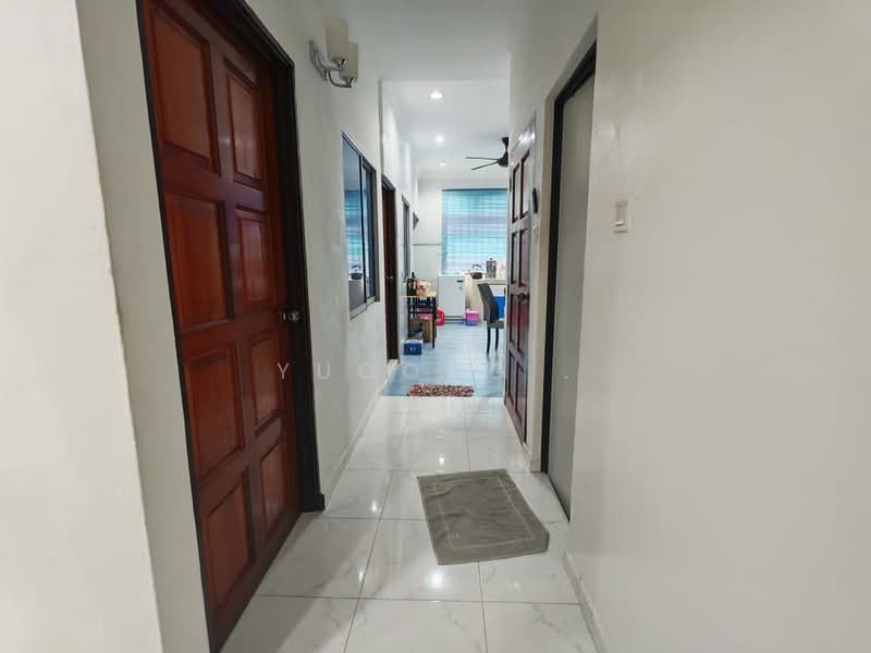 1-storey Terraced House for Sale in Taman Universiti (Skudai) - Yucong . - Corridor - PropertyGuru.com.my
