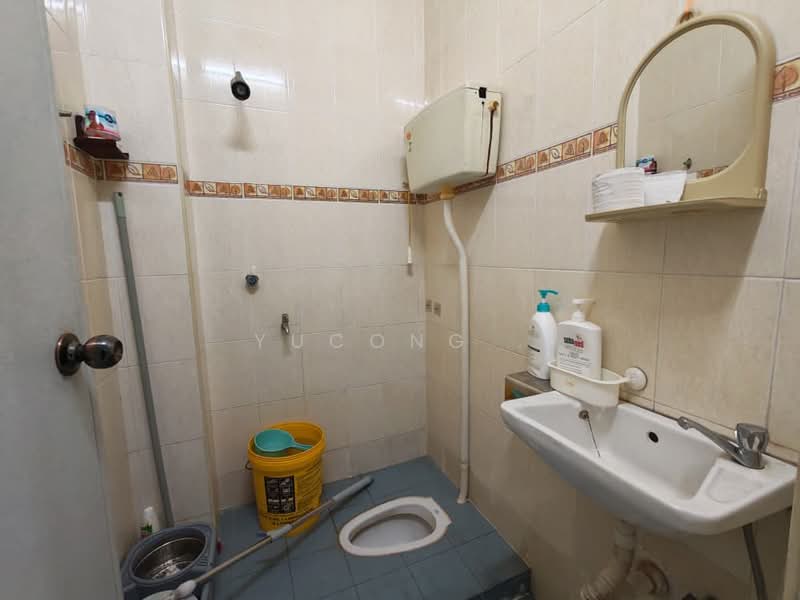 1-storey Terraced House for Sale in Taman Universiti (Skudai) - Yucong . - Bathroom - PropertyGuru.com.my