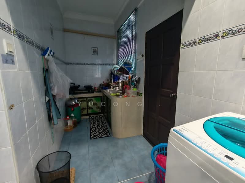 1-storey Terraced House for Sale in Taman Universiti (Skudai) - Yucong . - Kitchen - PropertyGuru.com.my