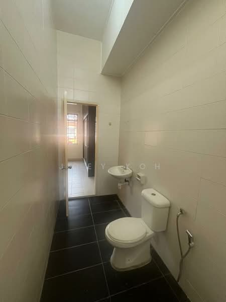 Taman Tasik Prima untuk Untuk Dijual - RM 648,000, Apr 2026 - Bathroom - PropertyGuru.com.my