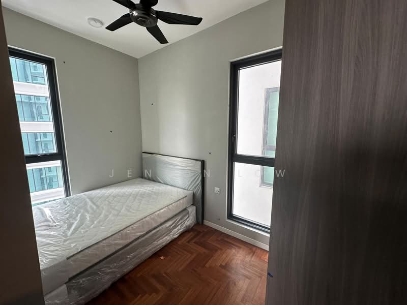 Service Residence for Sale at Bloomsvale Menara Vista Petaling - Jenson Low - Bedroom - PropertyGuru.com.my