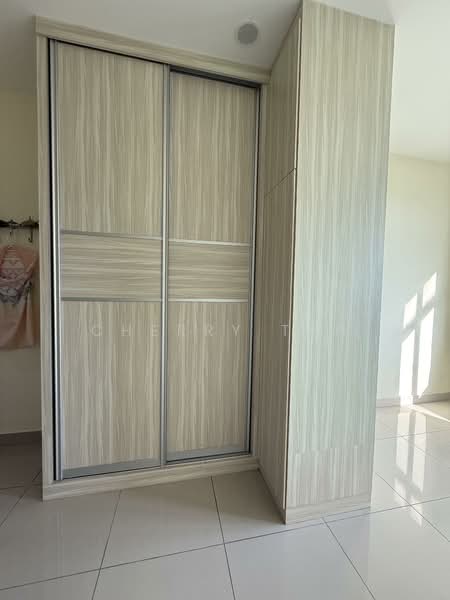 Service Residence for Sale at Meridin Bayvue Serviced Apartment - Cherry Tan - Interior - PropertyGuru.com.my