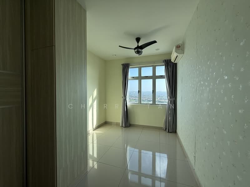 Service Residence for Sale at Meridin Bayvue Serviced Apartment - Cherry Tan - Bedroom - PropertyGuru.com.my