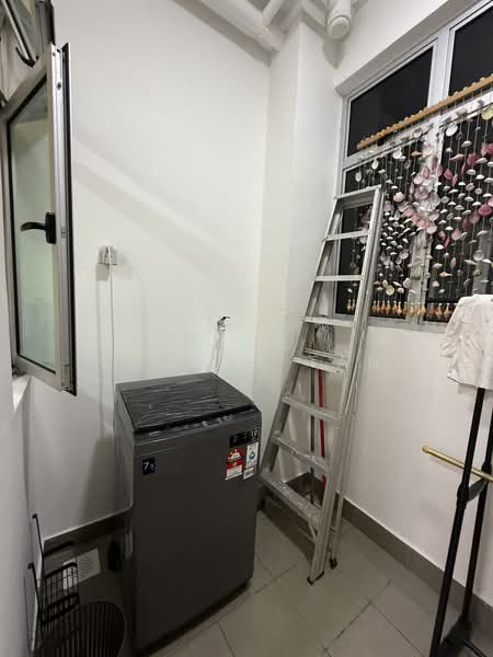 Service Residence for Sale at Meridin Bayvue Serviced Apartment - Cherry Tan - Interior - PropertyGuru.com.my