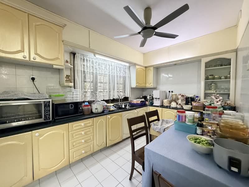 Bandar Tun Hussein Onn untuk Untuk Dijual - RM 1,300,000, Apr 2026 - Kitchen - PropertyGuru.com.my