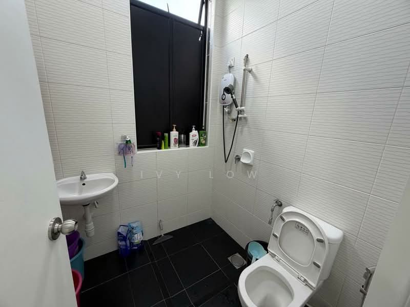 Terraced House for Sale in Kota Masai (Pasir Gudang) - Ivy Low - Bathroom - PropertyGuru.com.my