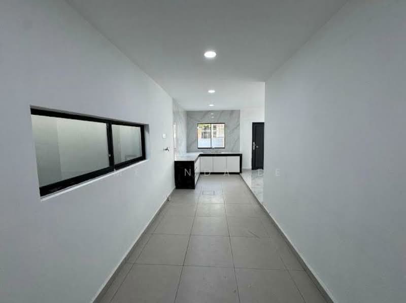 Kampung Mahmoodiah untuk Untuk Dijual - RM 1,180,000, Mac 2026 - Kitchen - PropertyGuru.com.my