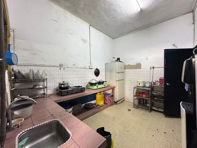 2-storey Terraced House for Sale in Taman Ehsan (Kepong) - Kenji Ti - Kitchen - PropertyGuru.com.my