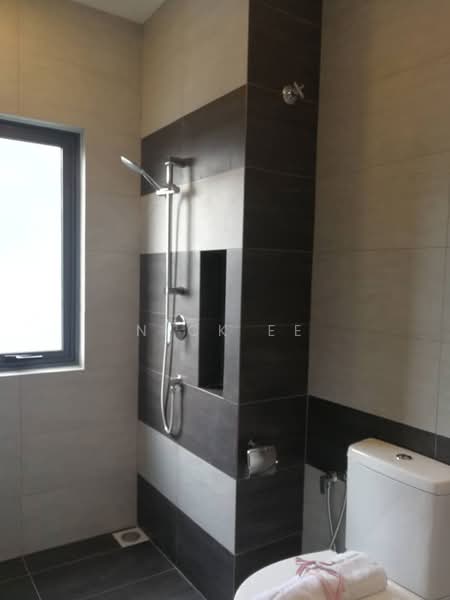 Salary RM3500 Can Own 2 SEMI D concept Property | 4R4B 26x80 Senawang untuk Untuk Dijual - RM 443,122, Apr 2026 - Bathroom - PropertyGuru.com.my