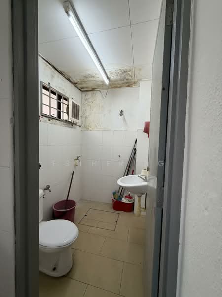 Taman Ehsan untuk Untuk Dijual - RM 680,000, Apr 2026 - Bathroom - PropertyGuru.com.my