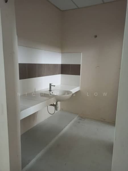 Shop for Rent in Bandar Dato Onn (Tebrau) - Nicholas Low - Interior - PropertyGuru.com.my