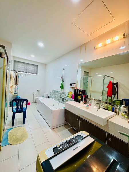 3-storey Terraced House for Sale in Tanjung Bungah (Penang) - Rick Goh - Bathroom - PropertyGuru.com.my