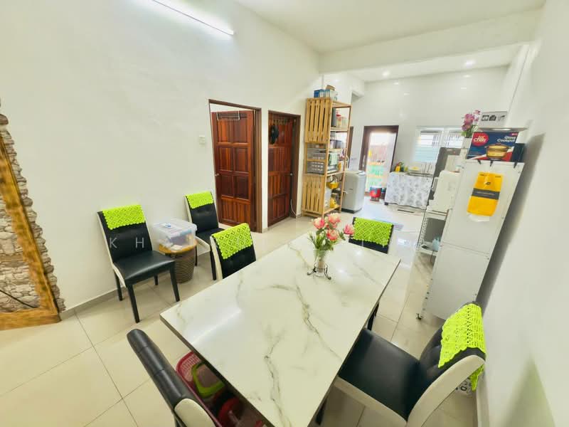 Terraced House for Sale in Kapar (Selangor) - Khairul Zainal - Dining Room - PropertyGuru.com.my