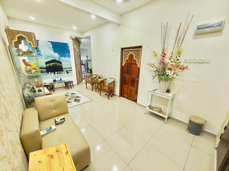 Terraced House for Sale in Kapar (Selangor) - Khairul Zainal - Living Room - PropertyGuru.com.my