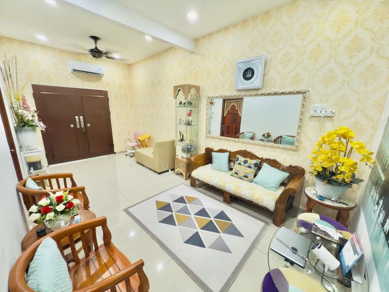 Terraced House for Sale in Kapar (Selangor) - Khairul Zainal - Living Room - PropertyGuru.com.my