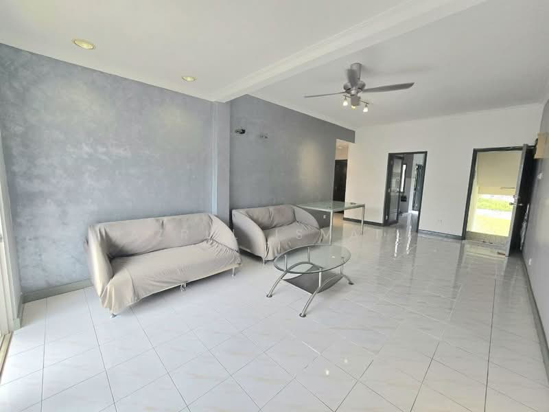 Pangsapuri untuk Dijual di Casa Venicia Apartment - Azrul Ismail - Living Room - PropertyGuru.com.my