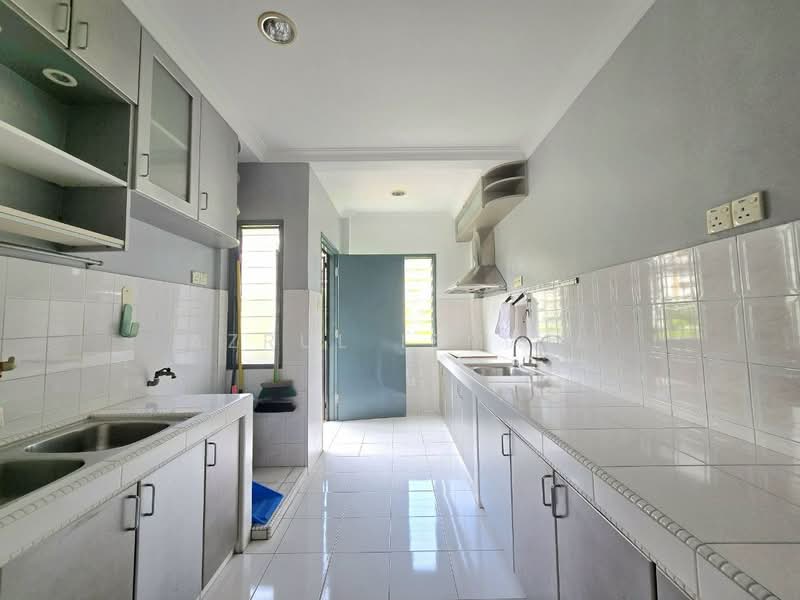 Pangsapuri untuk Dijual di Casa Venicia Apartment - Azrul Ismail - Kitchen - PropertyGuru.com.my