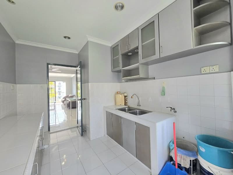 Pangsapuri untuk Dijual di Casa Venicia Apartment - Azrul Ismail - Kitchen - PropertyGuru.com.my