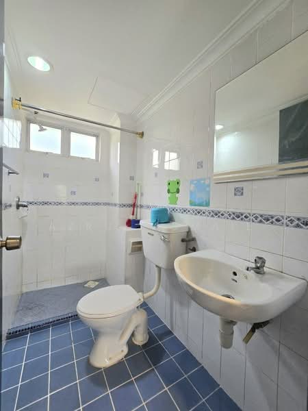 Pangsapuri untuk Dijual di Casa Venicia Apartment - Azrul Ismail - Bathroom - PropertyGuru.com.my