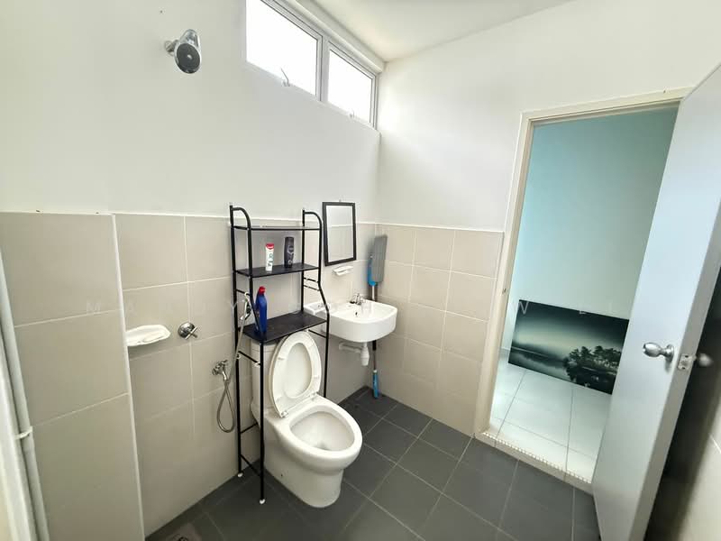Meridin East untuk Untuk Disewa - RM 1,700 /bulan, Mac 2026 - Bathroom - PropertyGuru.com.my
