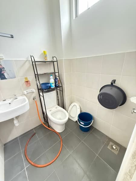 Meridin East untuk Untuk Disewa - RM 1,700 /bulan, Mac 2026 - Bathroom - PropertyGuru.com.my