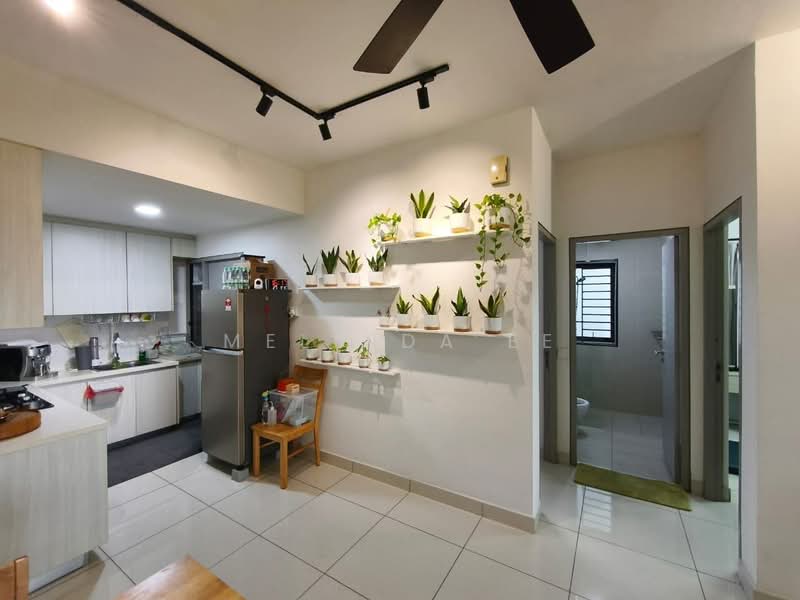 Service Residence for Sale at Residences @ 1 Tebrau - Melinda Ee - Kitchen - PropertyGuru.com.my