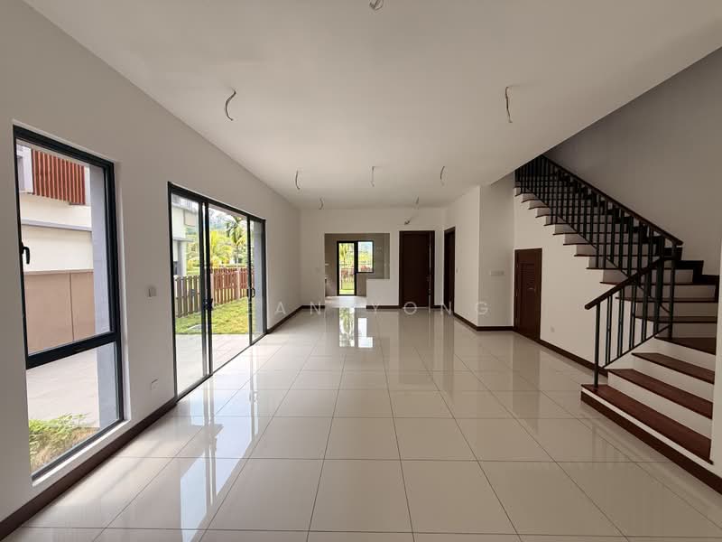 Rumah Berkembar untuk Dijual di Rawang (Selangor) - Sean Yong - Living Room - PropertyGuru.com.my