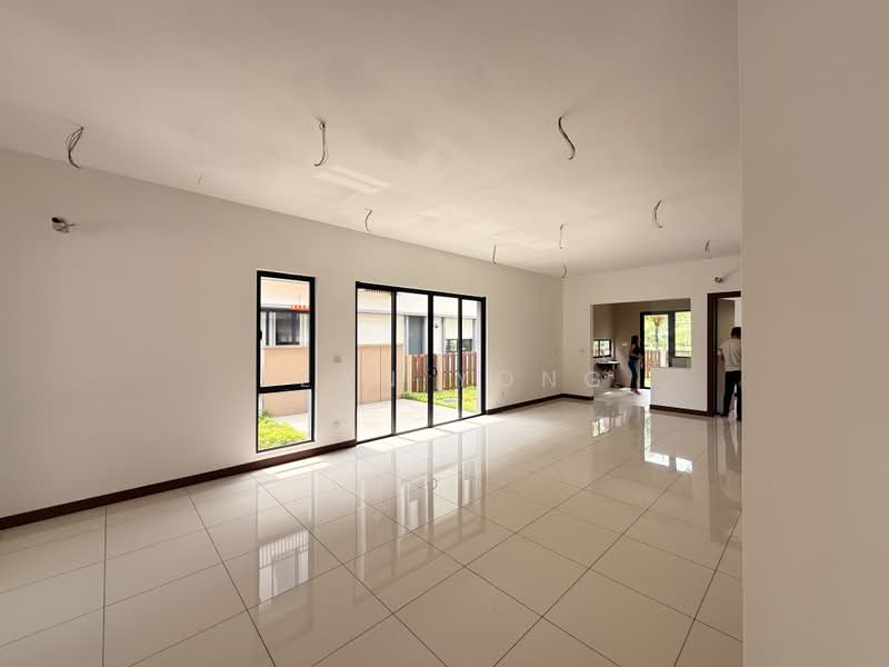 Rumah Berkembar untuk Dijual di Rawang (Selangor) - Sean Yong - Living Room - PropertyGuru.com.my