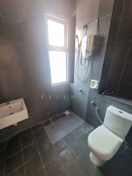 2-storey Terraced House for Rent in Kuala Selangor (Selangor) - Reiyn . - Bathroom - PropertyGuru.com.my