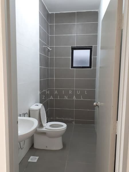 Jalan Angkasa, Bandar Mahkota Banting, untuk Untuk Dijual - RM 399,000, Apr 2026 - Bathroom - PropertyGuru.com.my