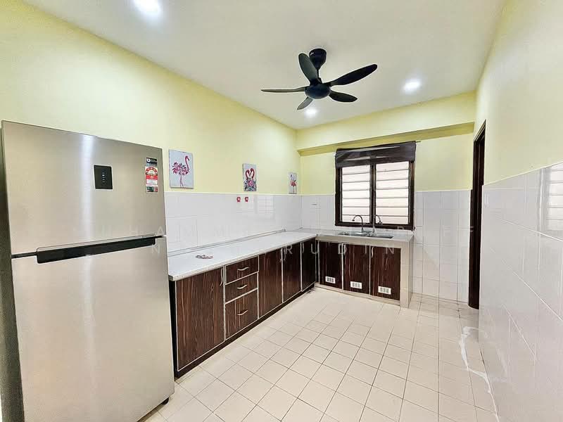 Apartment for Sale at Pangsapuri Sri Cempaka - Muhammad Zhariff Nasharudin - Kitchen - PropertyGuru.com.my