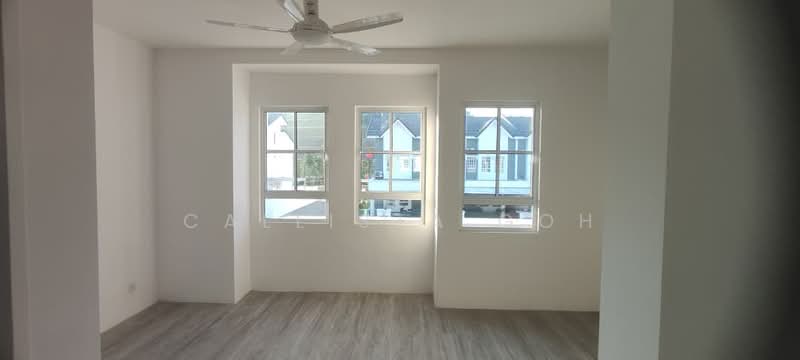 2-storey Terraced House for Sale in Bandar Country Homes (Rawang) - Callista Goh - Living Room - PropertyGuru.com.my